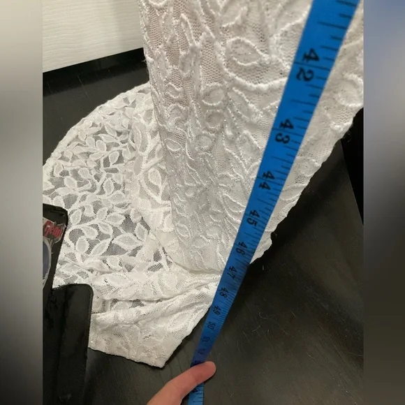 NWT WINDSOR WEDDING PROM COCKTAIL HIGH SIDE SLIT NUDE AND WHITE LACE GOWN - Picture 5 of 11